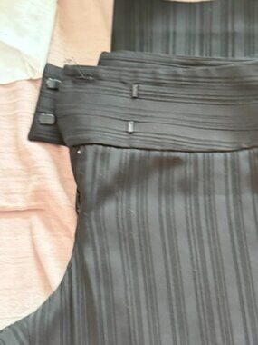 S & D Black strip pattern size 8 slacks   ---   moving